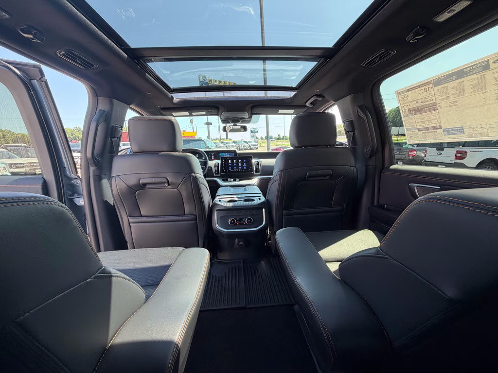 2025 Glacier Gray Metallic TriCoat Ford Expedition Tremor 4X4 SUV