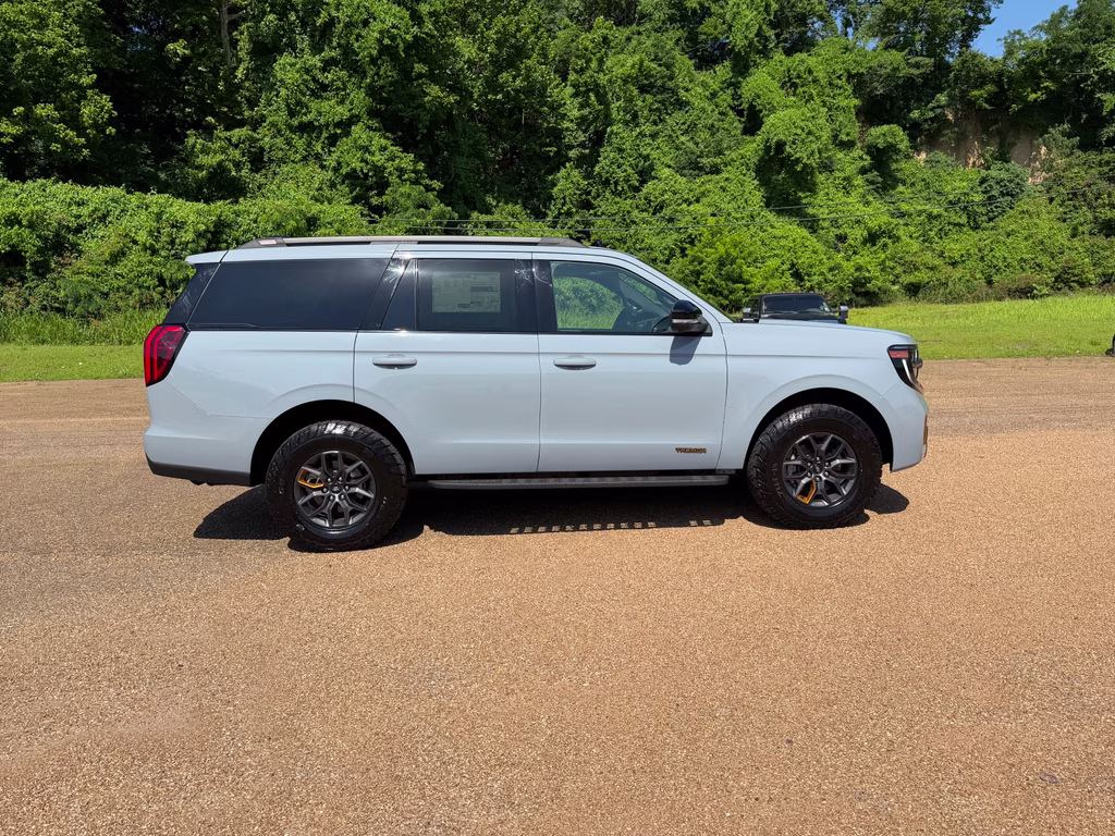 2025 Glacier Gray Metallic TriCoat Ford Expedition Tremor 4X4 SUV