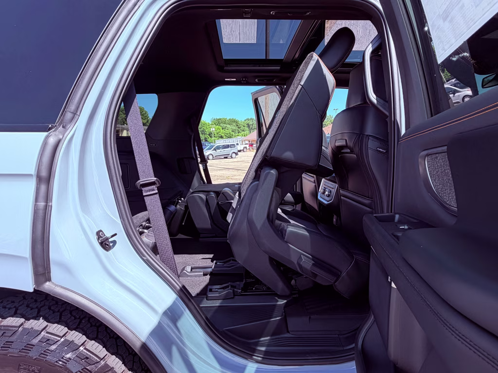 2025 Glacier Gray Metallic TriCoat Ford Expedition Tremor 4X4 SUV