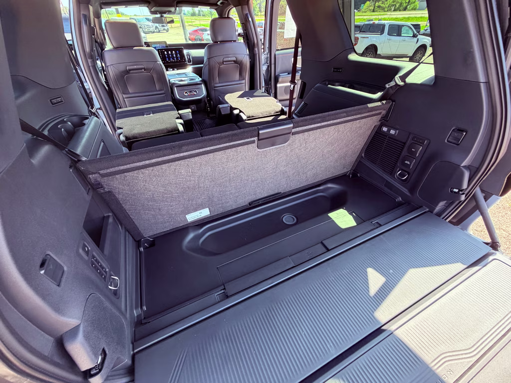 2025 Glacier Gray Metallic TriCoat Ford Expedition Tremor 4X4 SUV