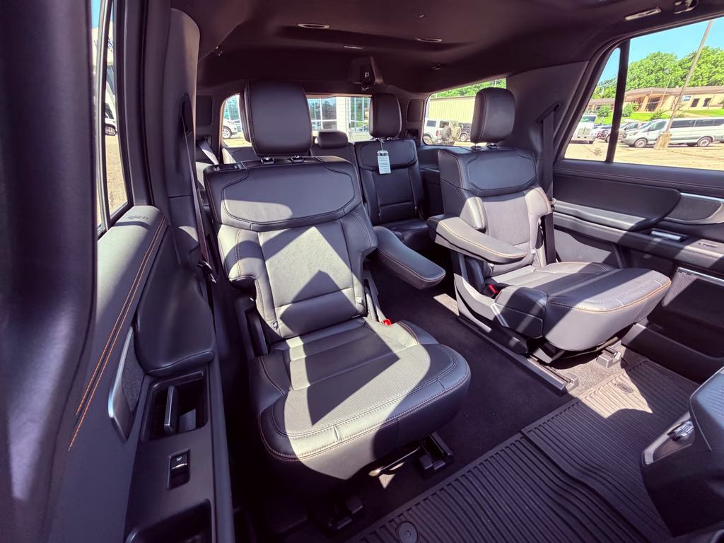 2025 Glacier Gray Metallic TriCoat Ford Expedition Tremor 4X4 SUV