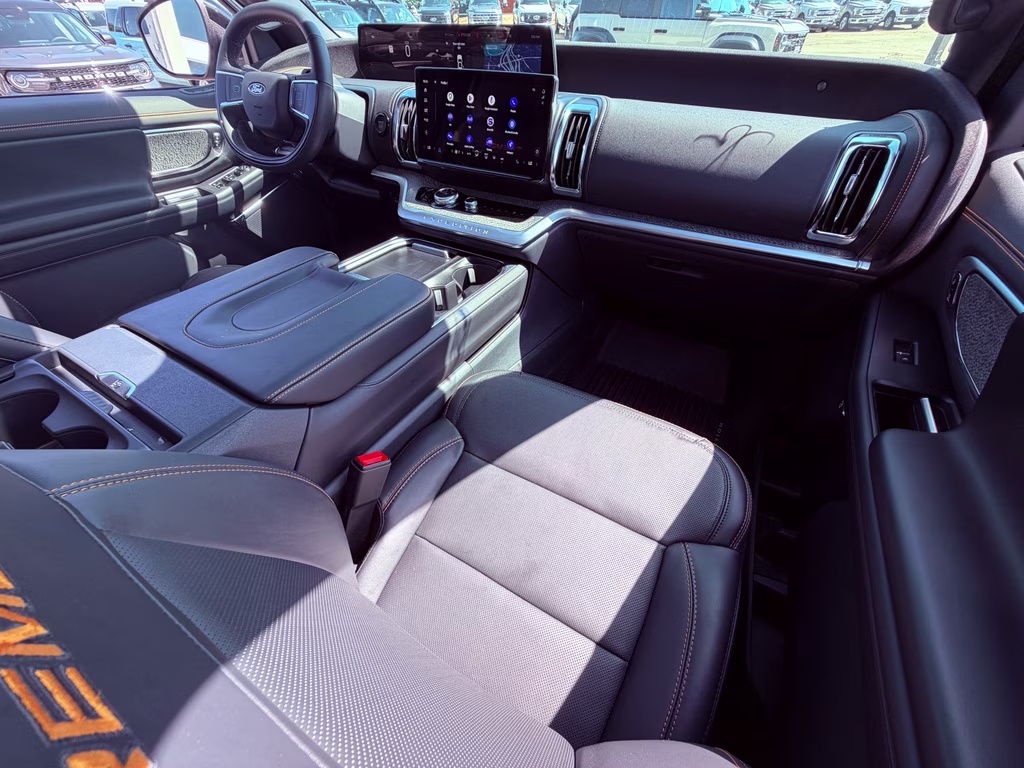 2025 Glacier Gray Metallic TriCoat Ford Expedition Tremor 4X4 SUV