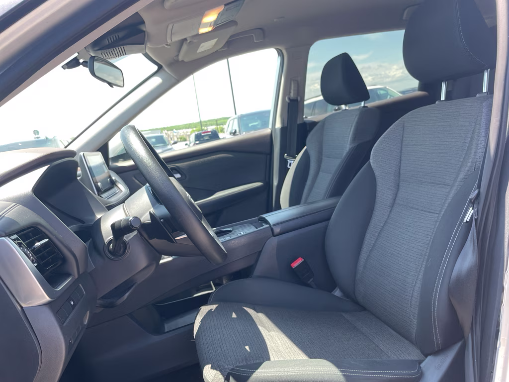2022 Brilliant Silver Metallic Nissan Rogue SV FWD SUV