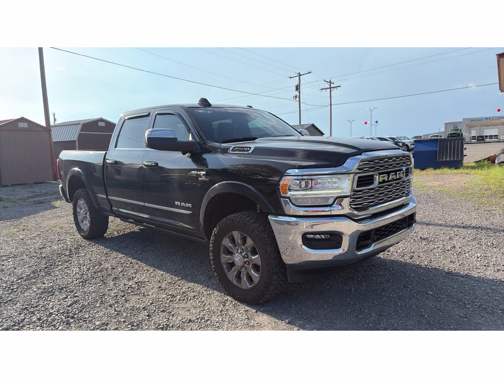 2022 Diamond Black Crystal Pearlcoat Ram 2500 Limited 4X4 Truck