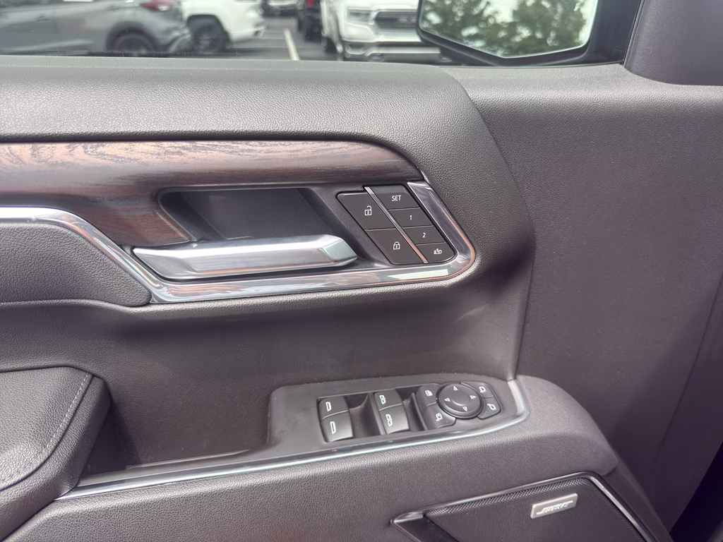 2025 Onyx Black GMC Sierra SLT 4X4 Truck