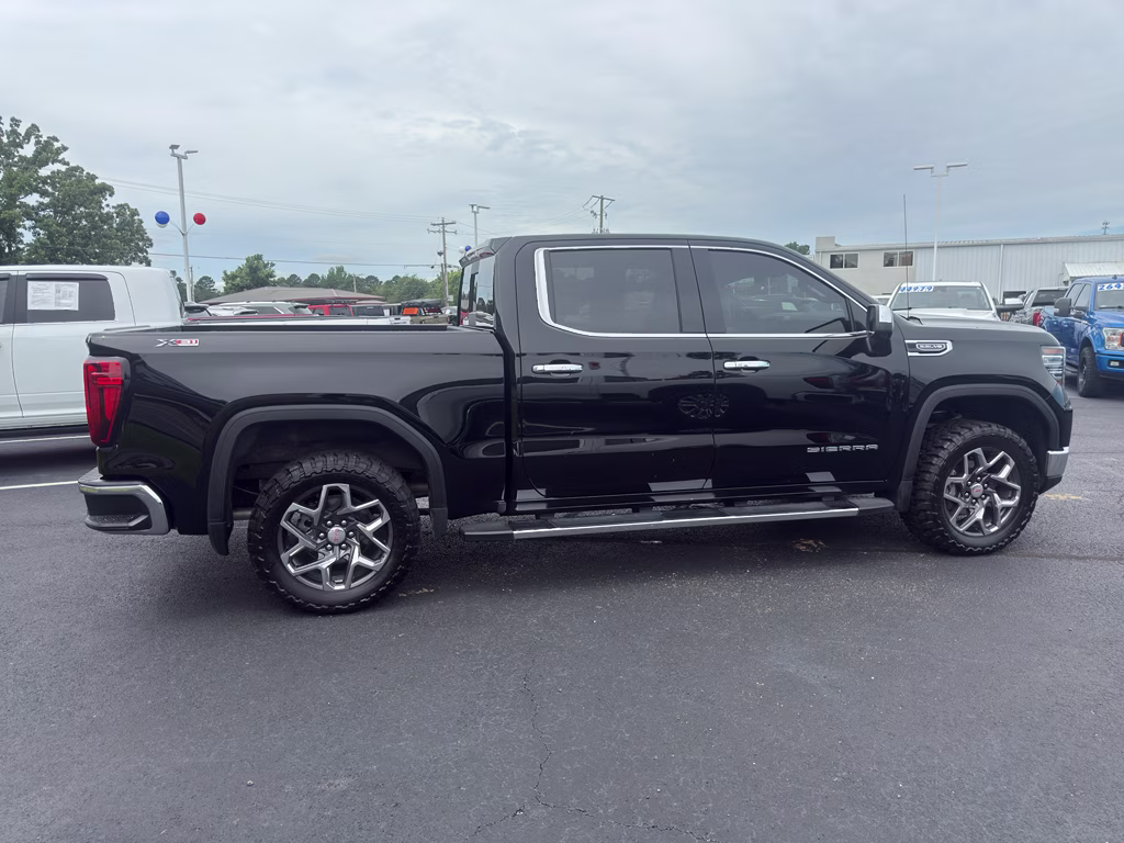 2025 Onyx Black GMC Sierra SLT 4X4 Truck