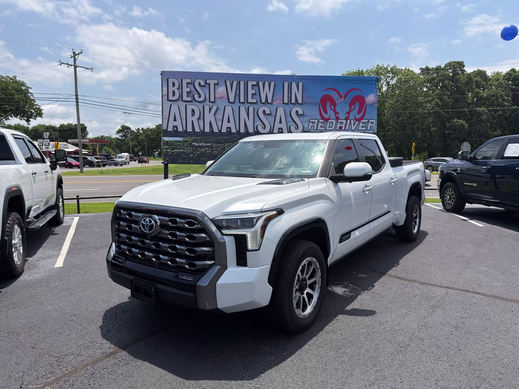2024 Wind Chill Pearl Toyota Tundra Hybrid Platinum Hybrid 4X4 Truck