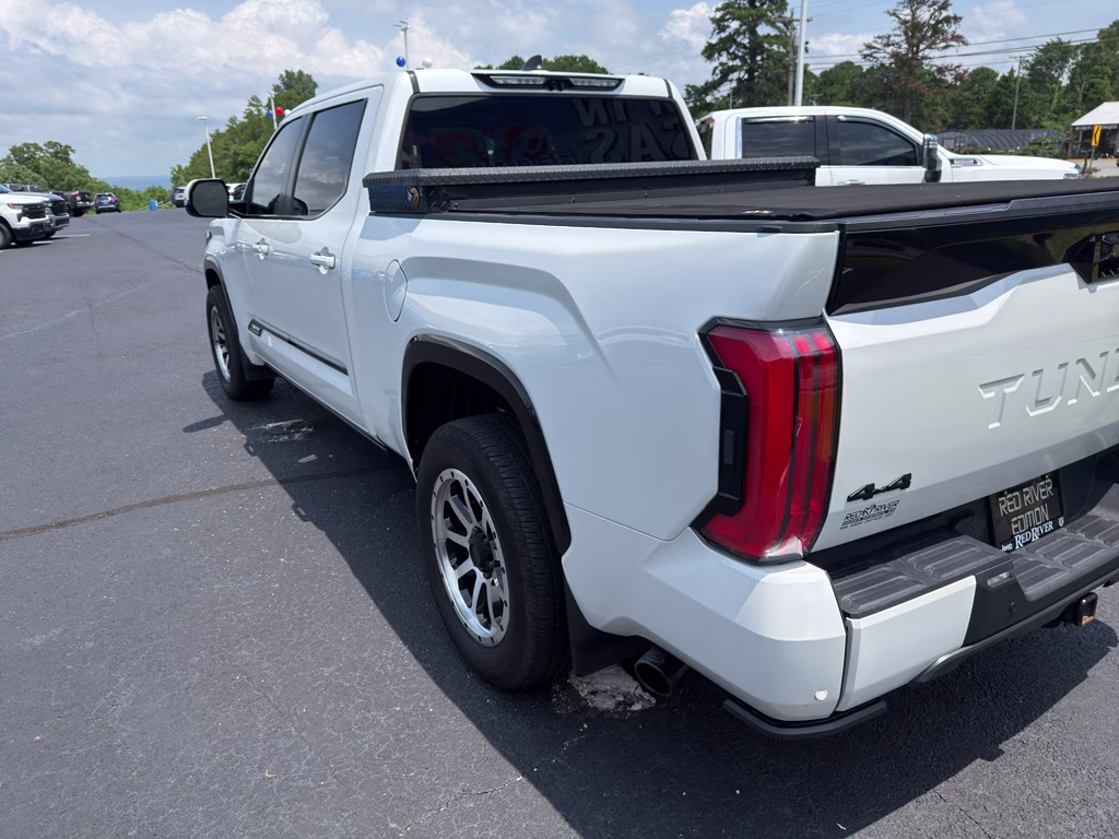 2024 Wind Chill Pearl Toyota Tundra Hybrid Platinum Hybrid 4X4 Truck
