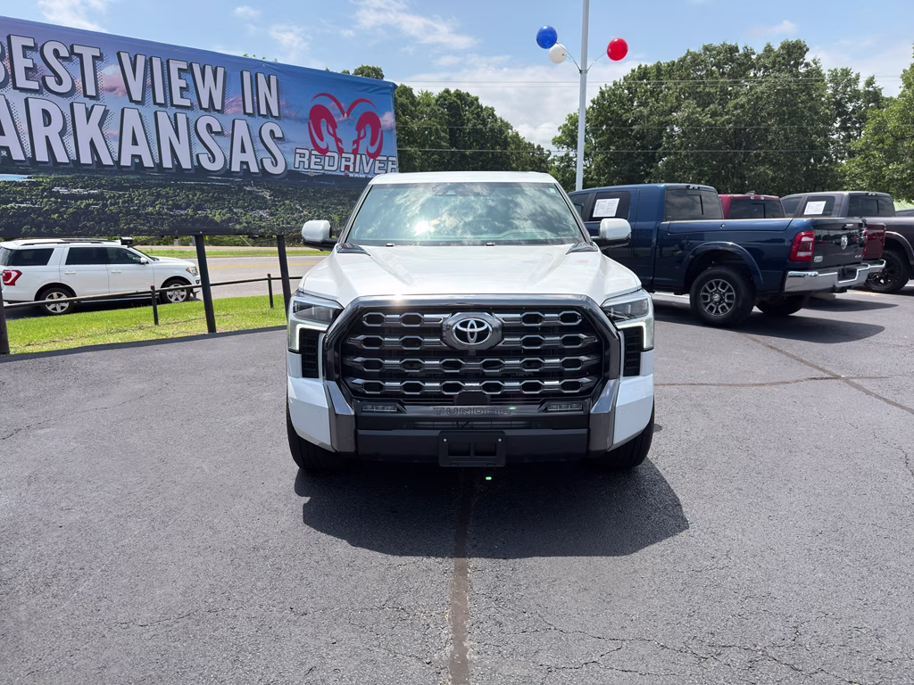 2024 Wind Chill Pearl Toyota Tundra Hybrid Platinum Hybrid 4X4 Truck