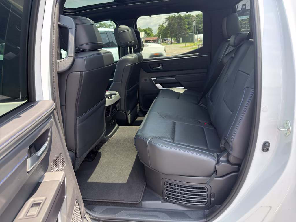 2024 Wind Chill Pearl Toyota Tundra Hybrid Platinum Hybrid 4X4 Truck