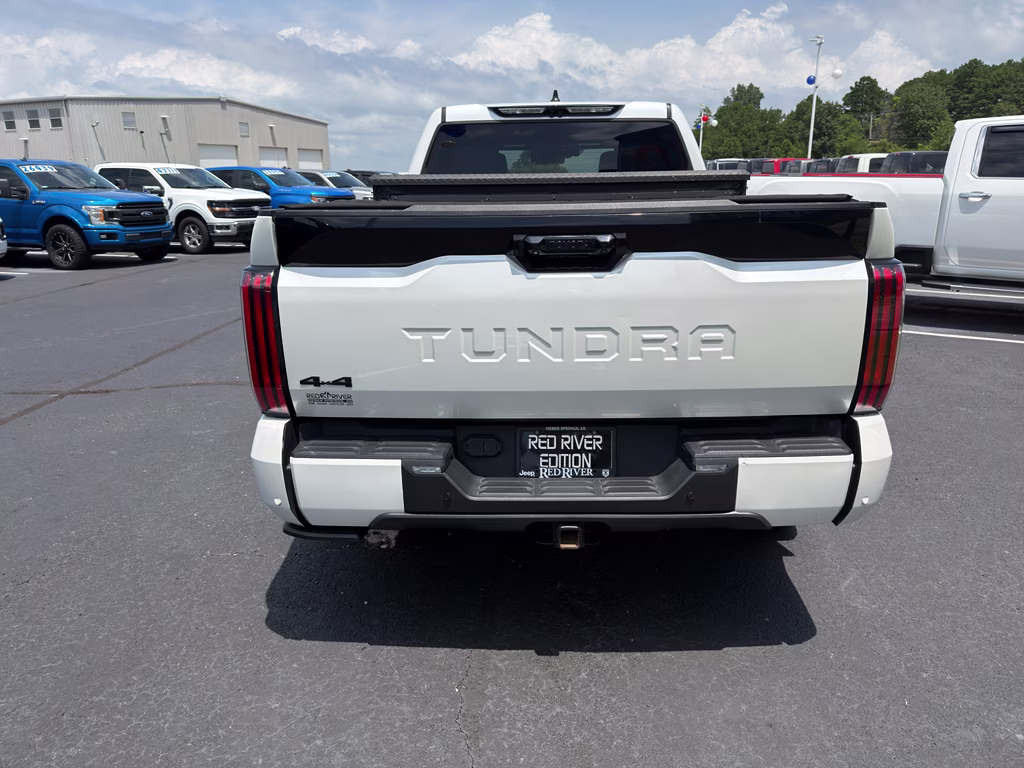2024 Wind Chill Pearl Toyota Tundra Hybrid Platinum Hybrid 4X4 Truck