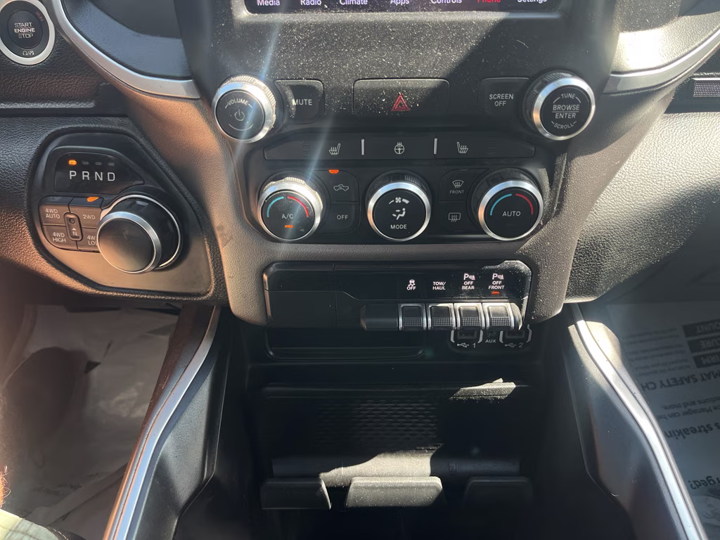 2020 Diamond Black Crystal Pearlcoat Ram 1500 Big Horn 4X4 Truck