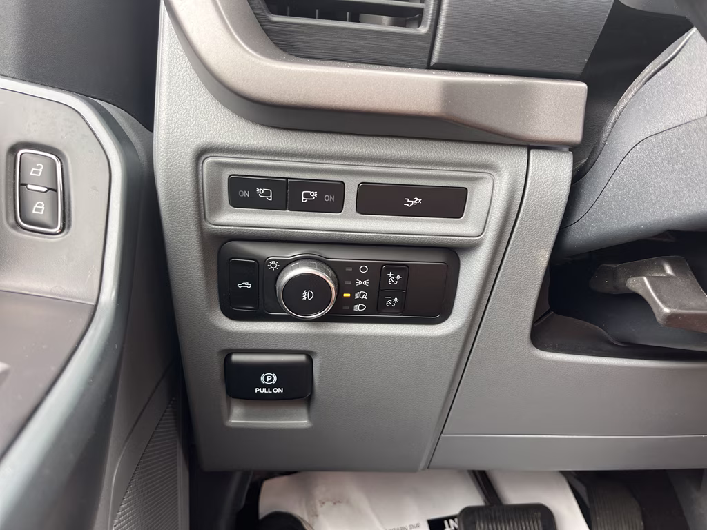 2024 Iconic Silver Metallic Ford F-150 XLT 4X4 Truck