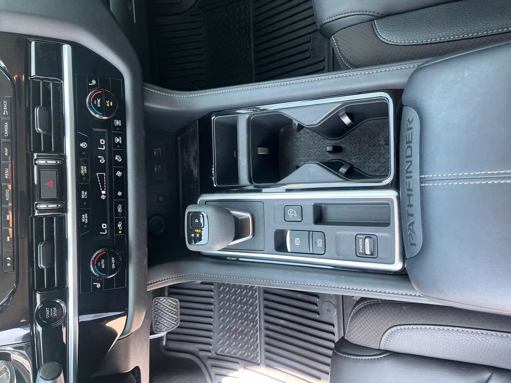 2025 Brilliant Silver Metallic Nissan Pathfinder SL FWD SUV