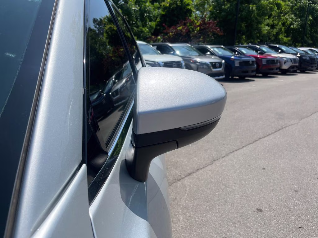 2025 Brilliant Silver Metallic Nissan Pathfinder SL FWD SUV