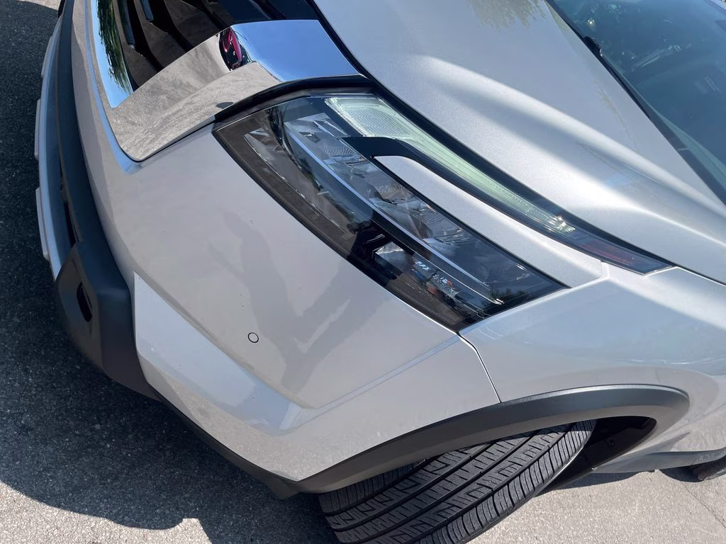 2025 Brilliant Silver Metallic Nissan Pathfinder SL FWD SUV