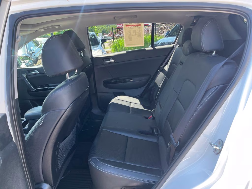 2022 Snow White Pearl Kia Sportage EX FWD SUV