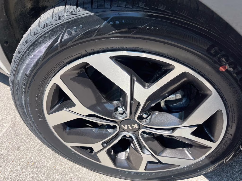 2022 Snow White Pearl Kia Sportage EX FWD SUV