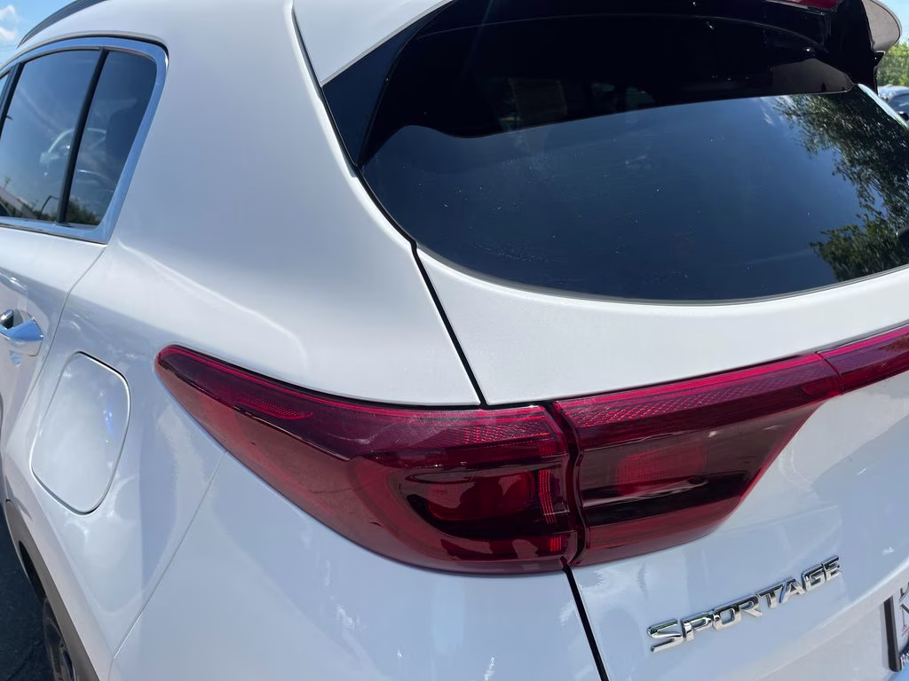 2022 Snow White Pearl Kia Sportage EX FWD SUV