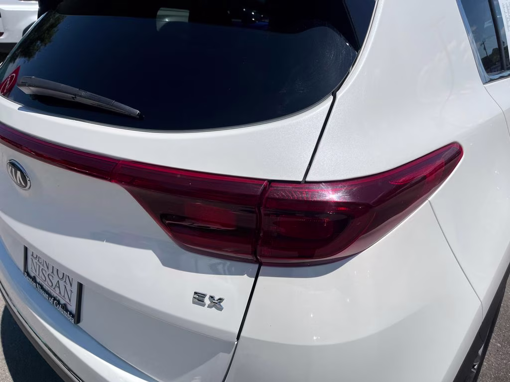 2022 Snow White Pearl Kia Sportage EX FWD SUV