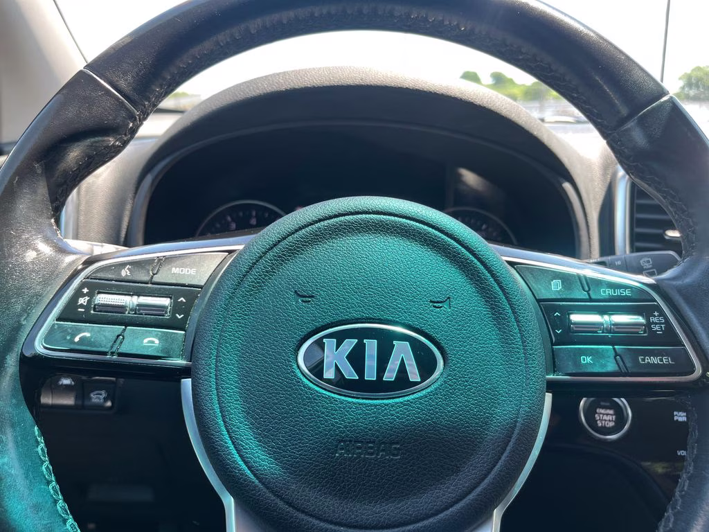 2022 Snow White Pearl Kia Sportage EX FWD SUV