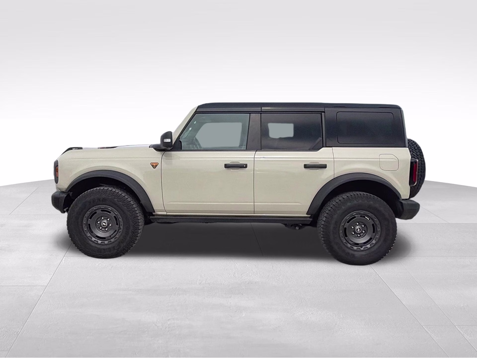 2025 Desert Sand Ford Bronco Badlands 4X4 SUV