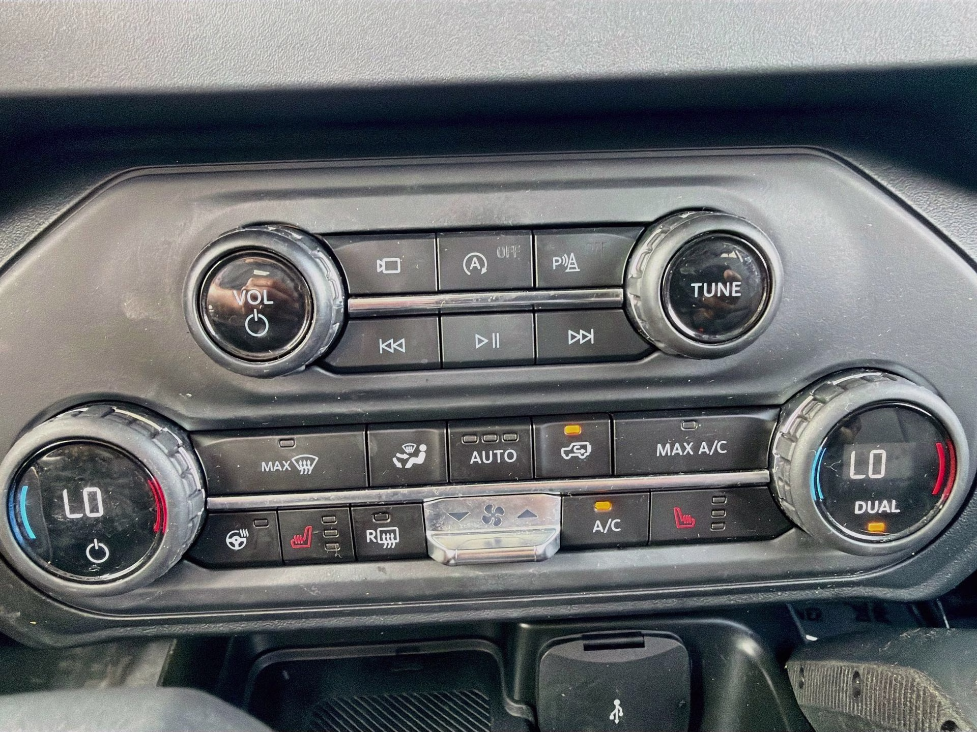 2025 Desert Sand Ford Bronco Badlands 4X4 SUV