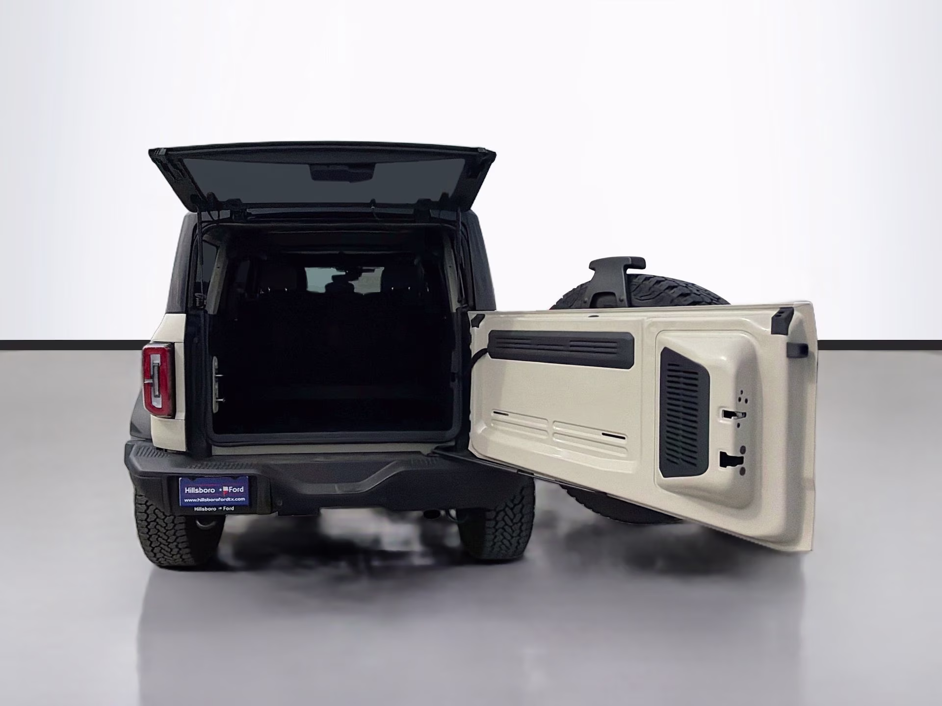 2025 Desert Sand Ford Bronco Badlands 4X4 SUV