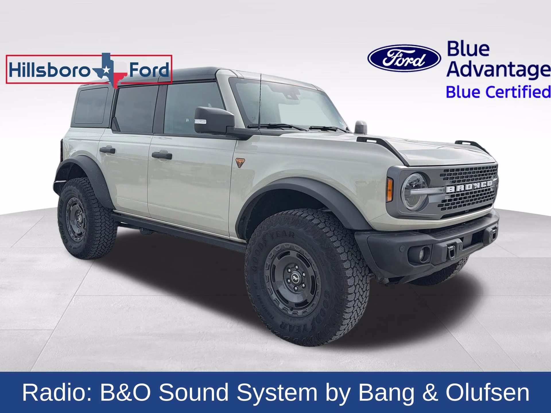 2025 Desert Sand Ford Bronco Badlands 4X4 SUV