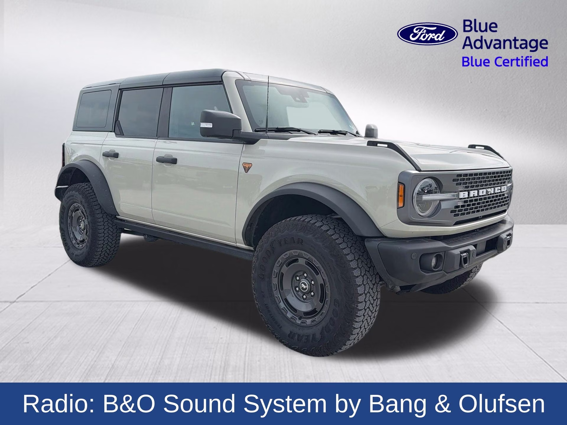 2025 Desert Sand Ford Bronco Badlands 4X4 SUV