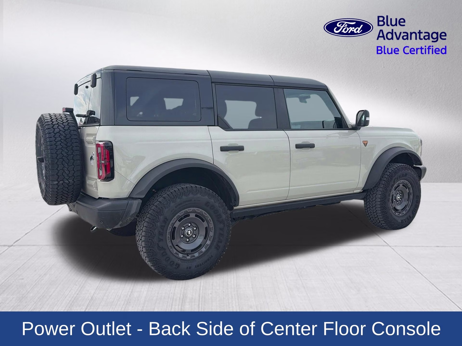 2025 Desert Sand Ford Bronco Badlands 4X4 SUV