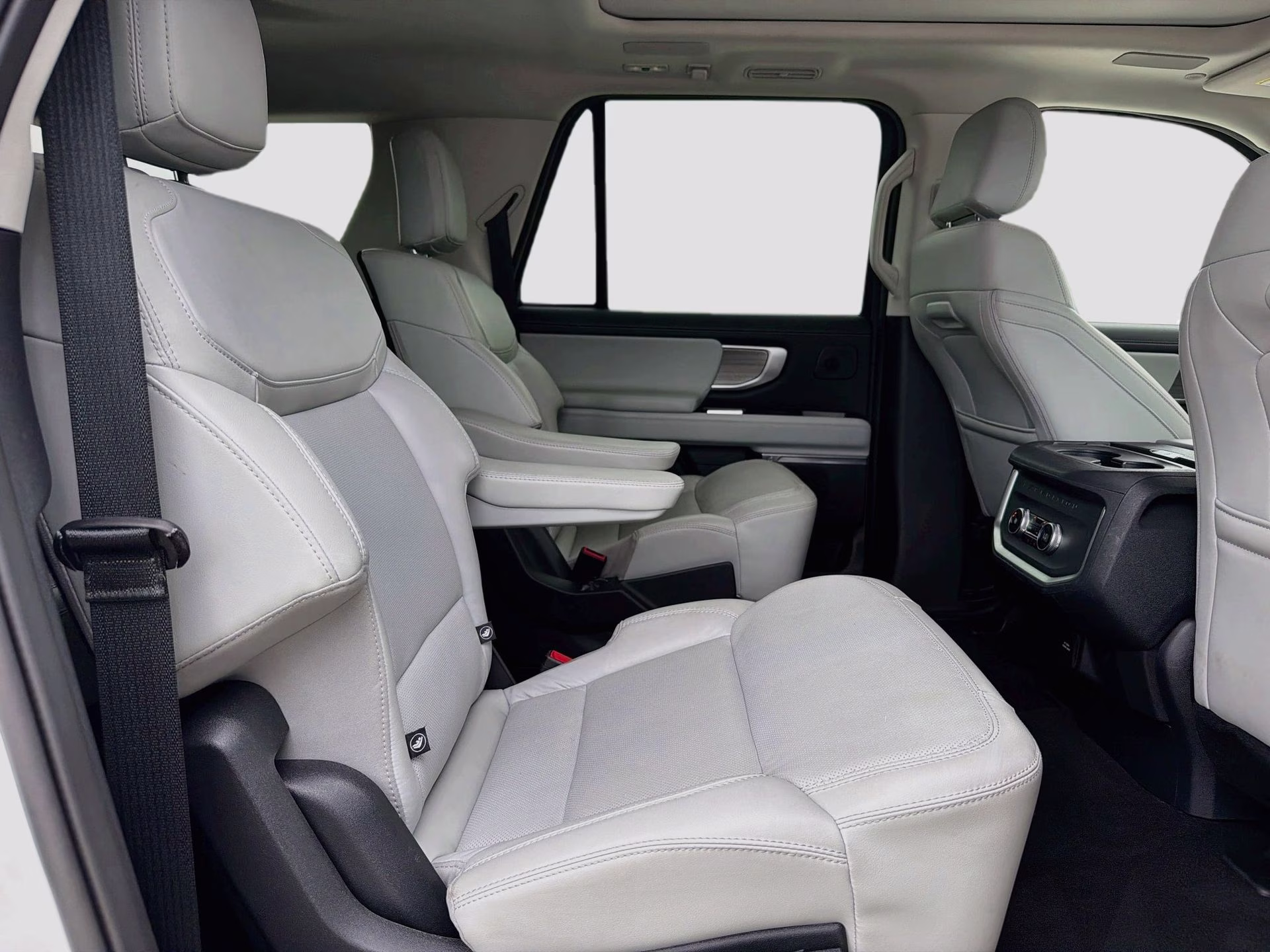 2025 Star White Metallic Tri-Coat Ford Expedition Max Platinum 4X4 SUV