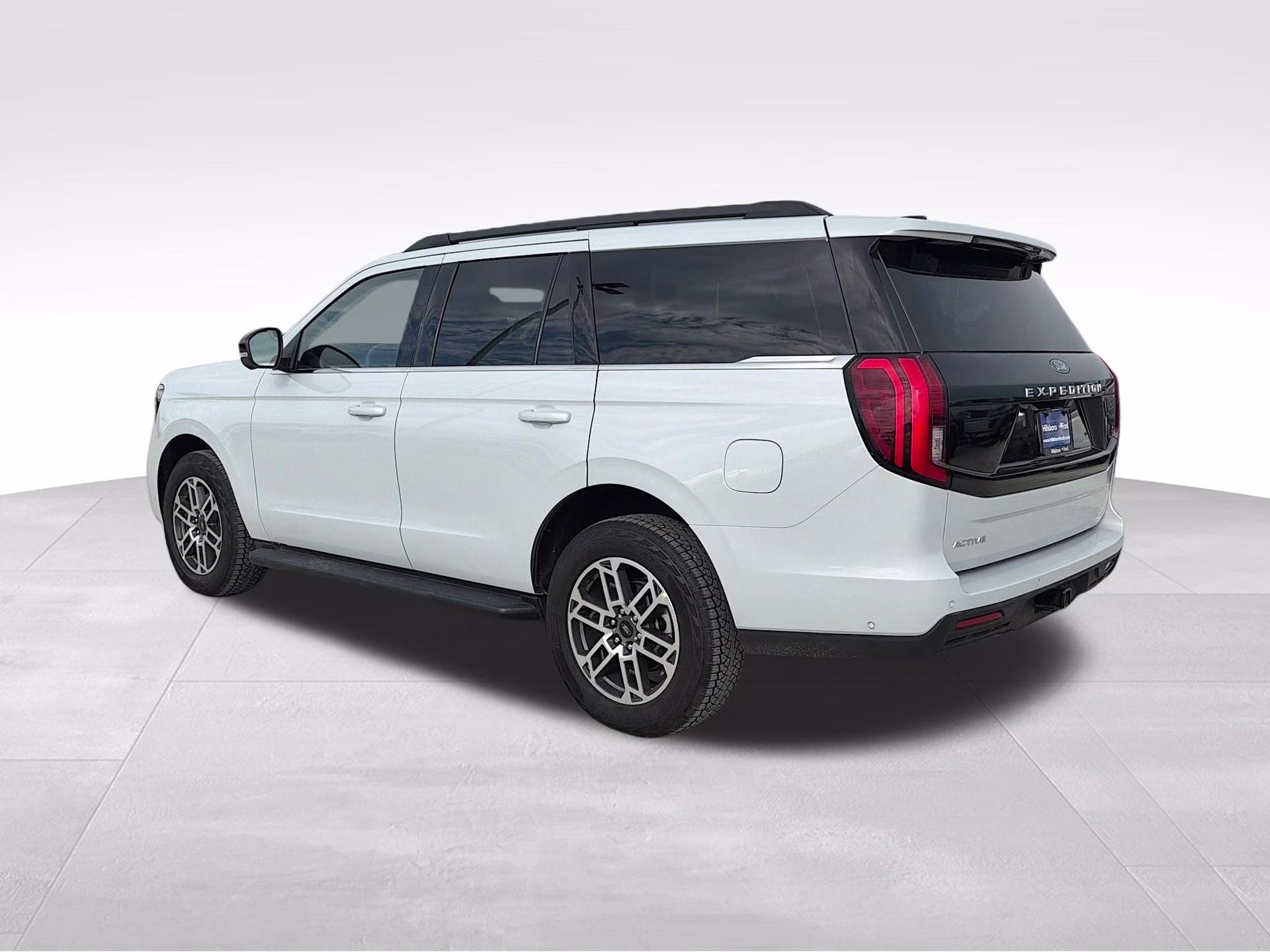 2025 Space Silver Metallic Ford Expedition Active 4X4 SUV