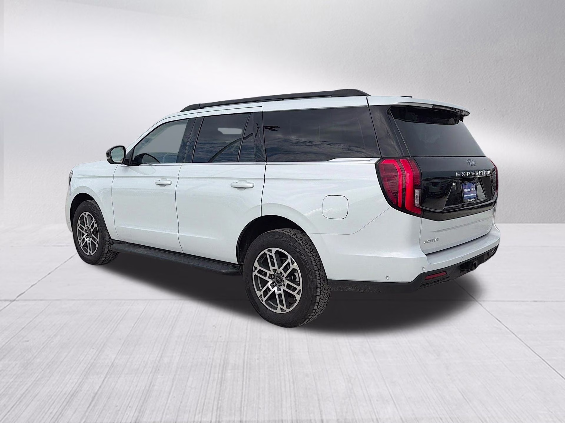 2025 Space Silver Metallic Ford Expedition Active 4X4 SUV