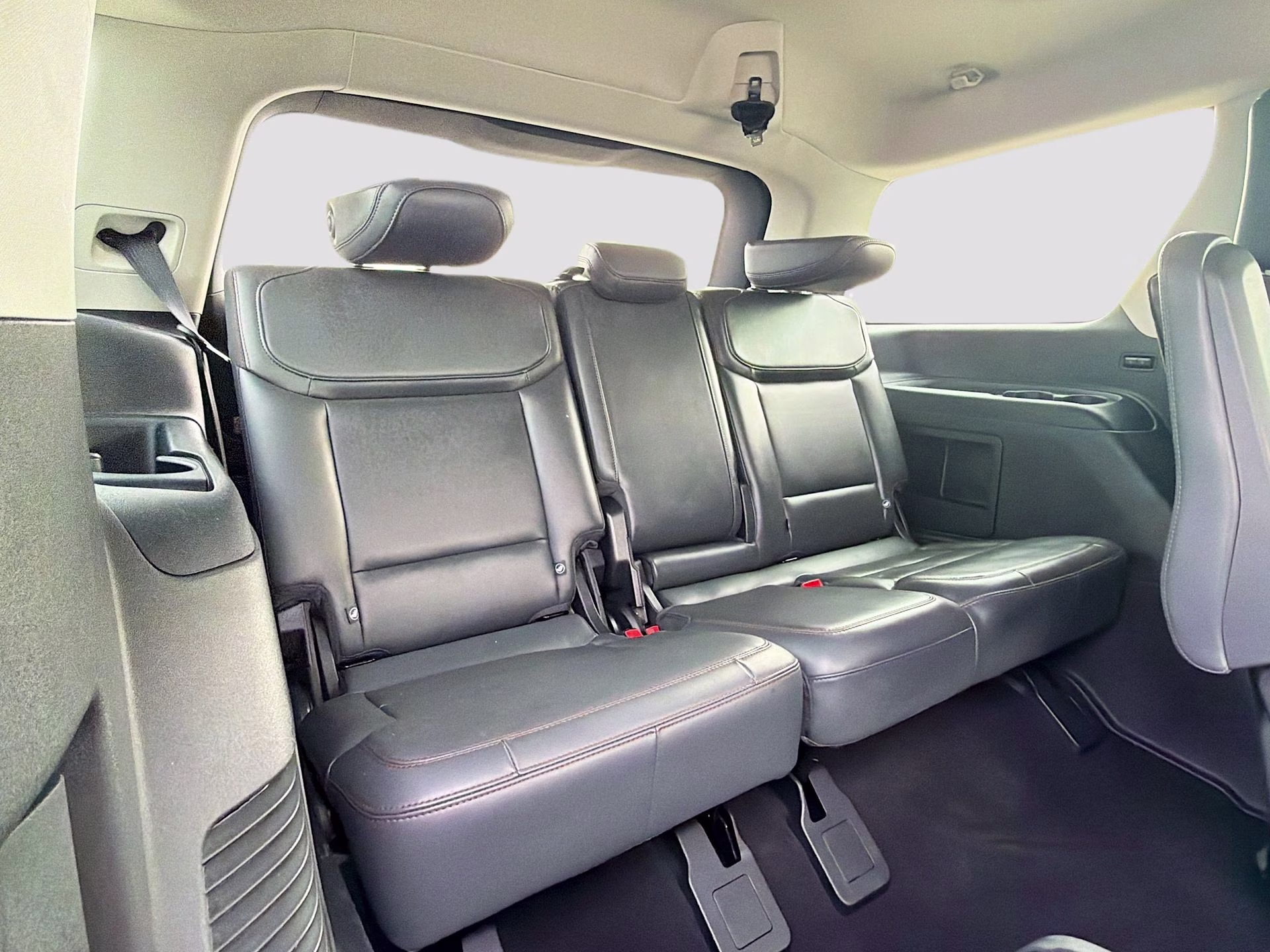 2025 Space Silver Metallic Ford Expedition Active 4X4 SUV