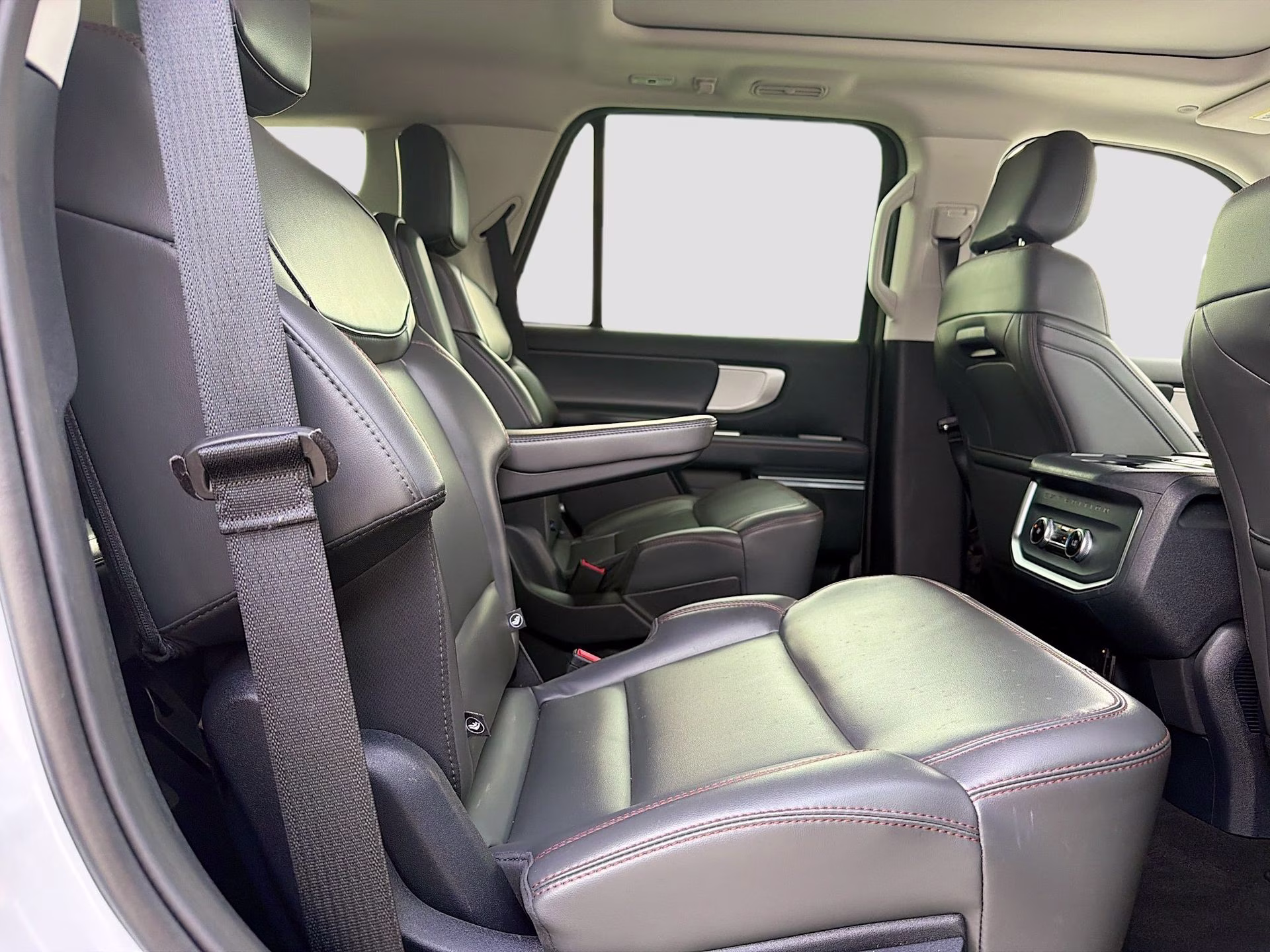 2025 Space Silver Metallic Ford Expedition Active 4X4 SUV