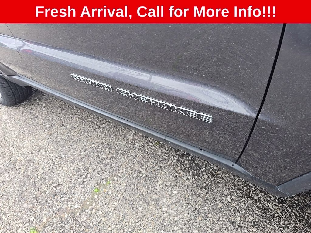 2017 Granite Crystal Metallic Clearcoat Jeep Grand Cherokee Limited 4X4 SUV