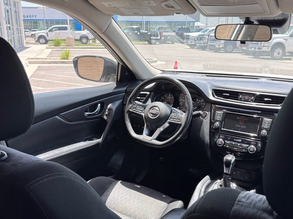 2020 Glacier White Nissan Rogue SV AWD SUV