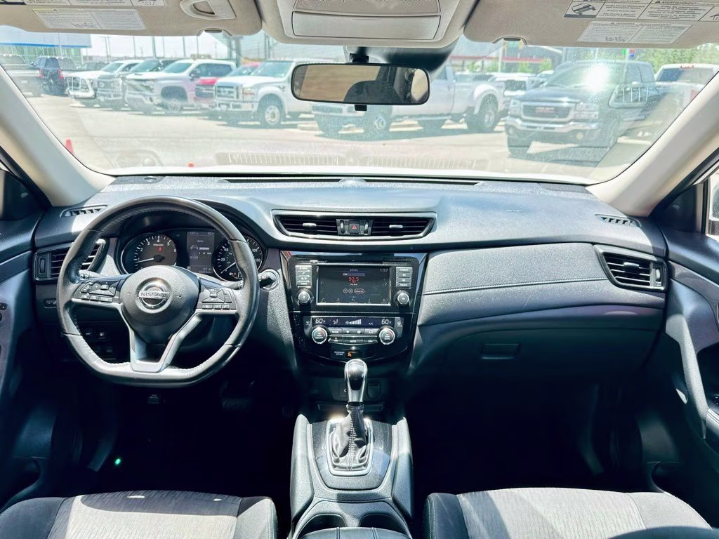 2020 Glacier White Nissan Rogue SV AWD SUV
