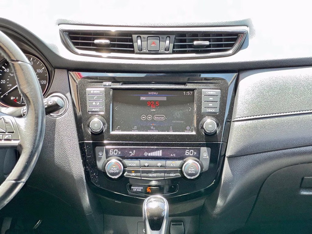 2020 Glacier White Nissan Rogue SV AWD SUV