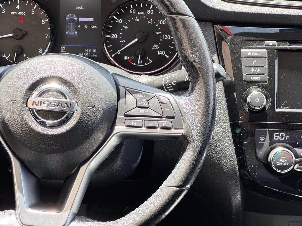 2020 Glacier White Nissan Rogue SV AWD SUV