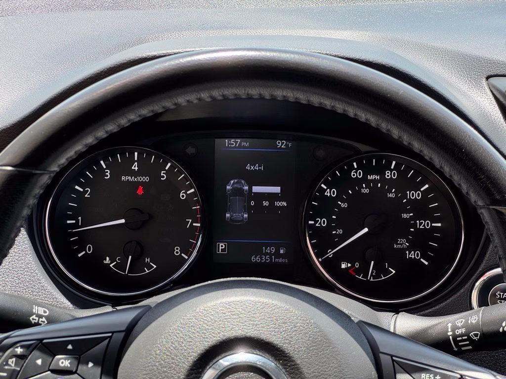 2020 Glacier White Nissan Rogue SV AWD SUV