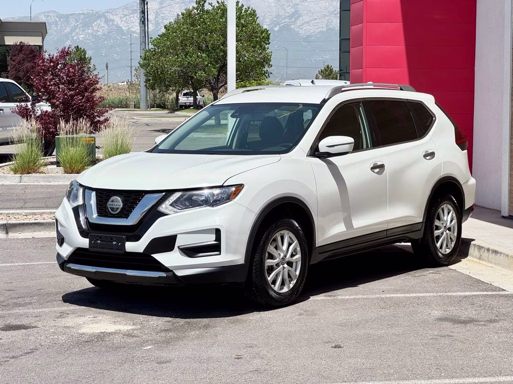 2020 Glacier White Nissan Rogue SV AWD SUV