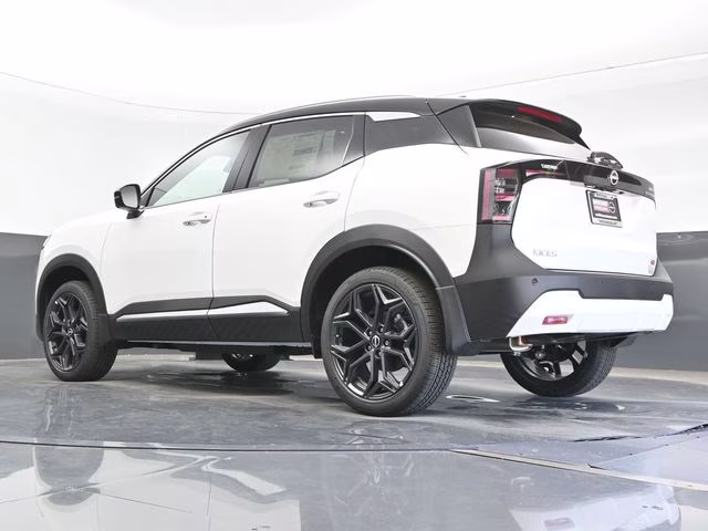 2026 Aspen White/Super Black Nissan Kicks SR FWD SUV