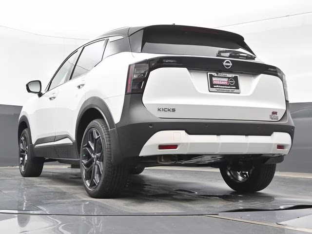 2026 Aspen White/Super Black Nissan Kicks SR FWD SUV