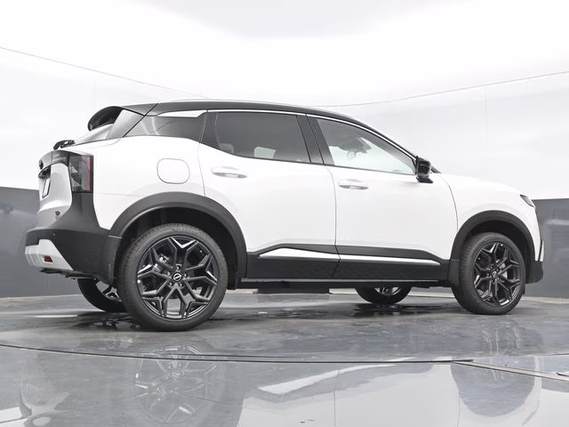 2026 Aspen White/Super Black Nissan Kicks SR FWD SUV