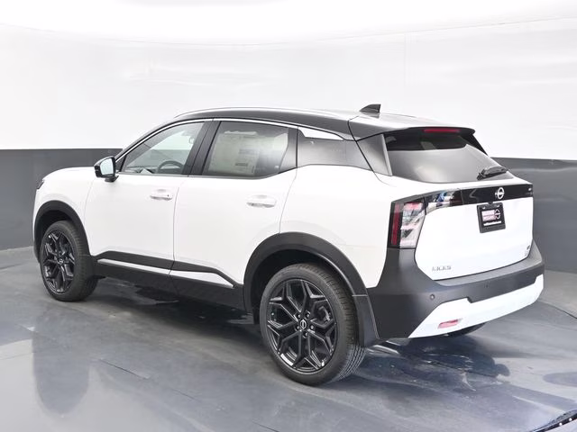 2026 Aspen White/Super Black Nissan Kicks SR FWD SUV