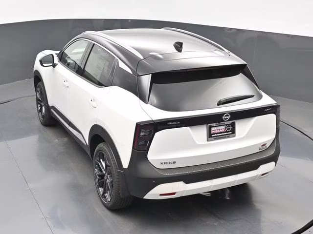 2026 Aspen White/Super Black Nissan Kicks SR FWD SUV
