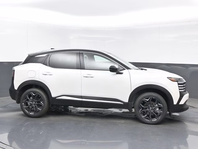 2026 Aspen White/Super Black Nissan Kicks SR FWD SUV