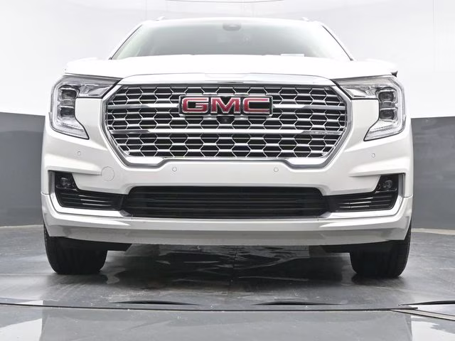 2022 White Frost Tricoat GMC Terrain Denali AWD SUV